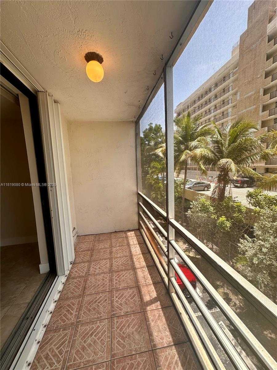 Small Image of 2935 NORTH EAST 163RD ST #3P, North Miami Beach Number 30