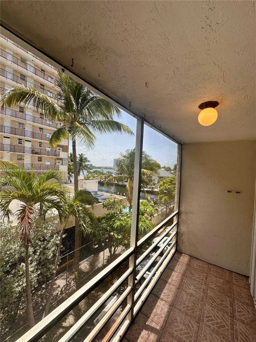 Small Image of 2935 NORTH EAST 163RD ST #3P, North Miami Beach Number 31