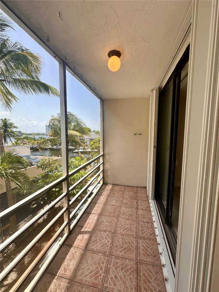 Small Image of 2935 NORTH EAST 163RD ST #3P, North Miami Beach Number 32