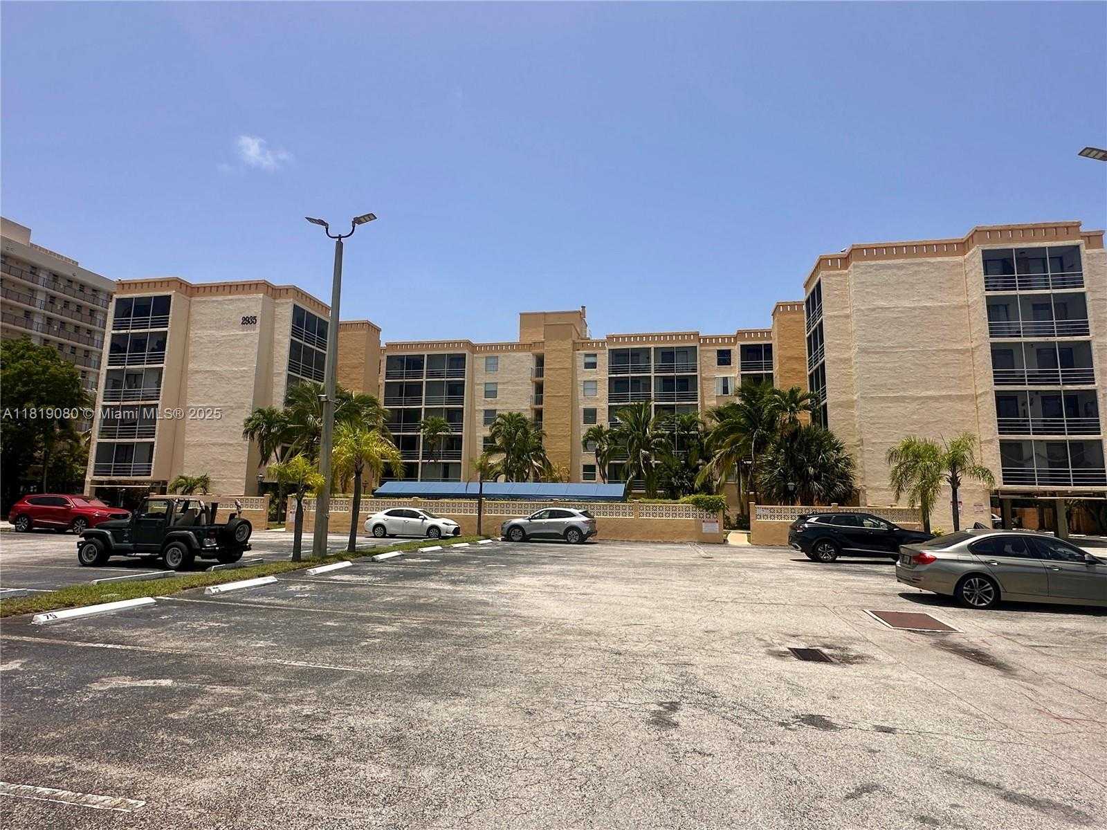 Small Image of 2935 NORTH EAST 163RD ST #3P, North Miami Beach Number 37