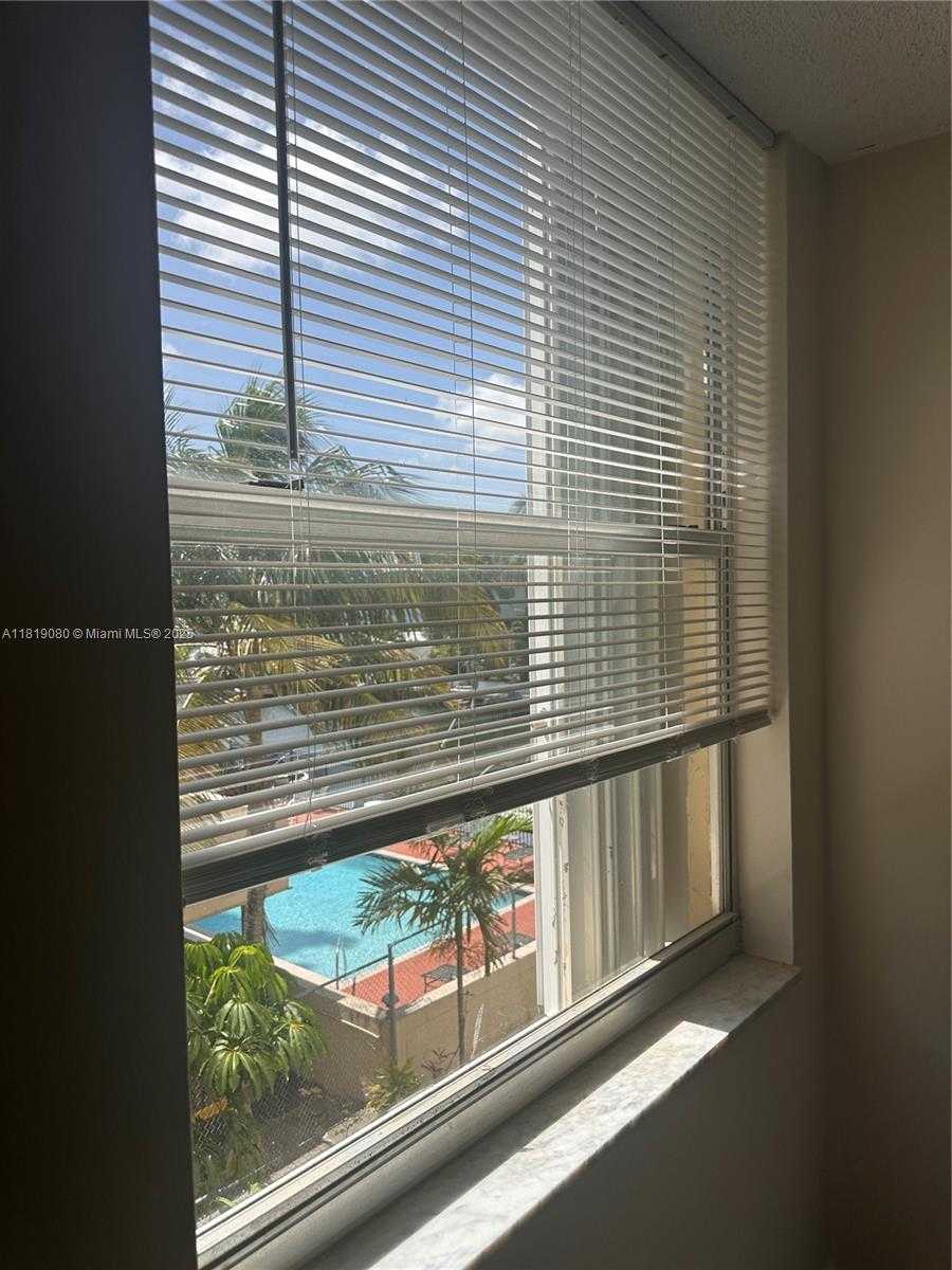Small Image of 2935 NORTH EAST 163RD ST #3P, North Miami Beach Number 41