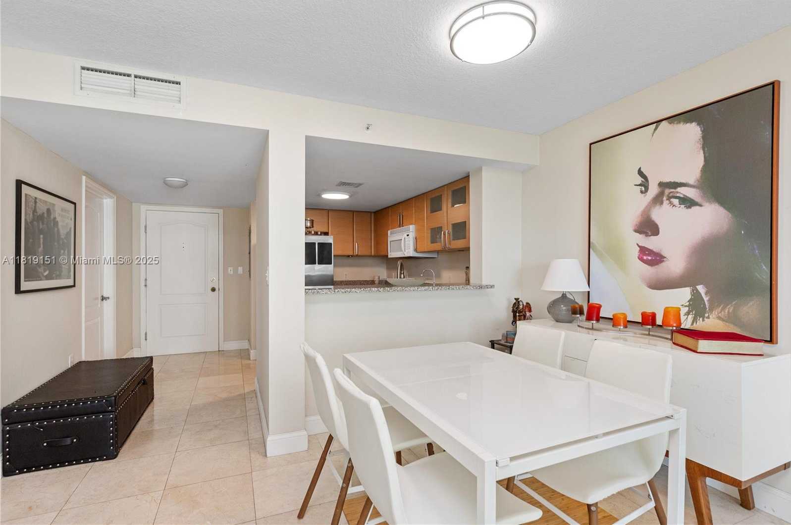 Small Image of 2101 BRICKELL AVE #2409, Miami Number 10