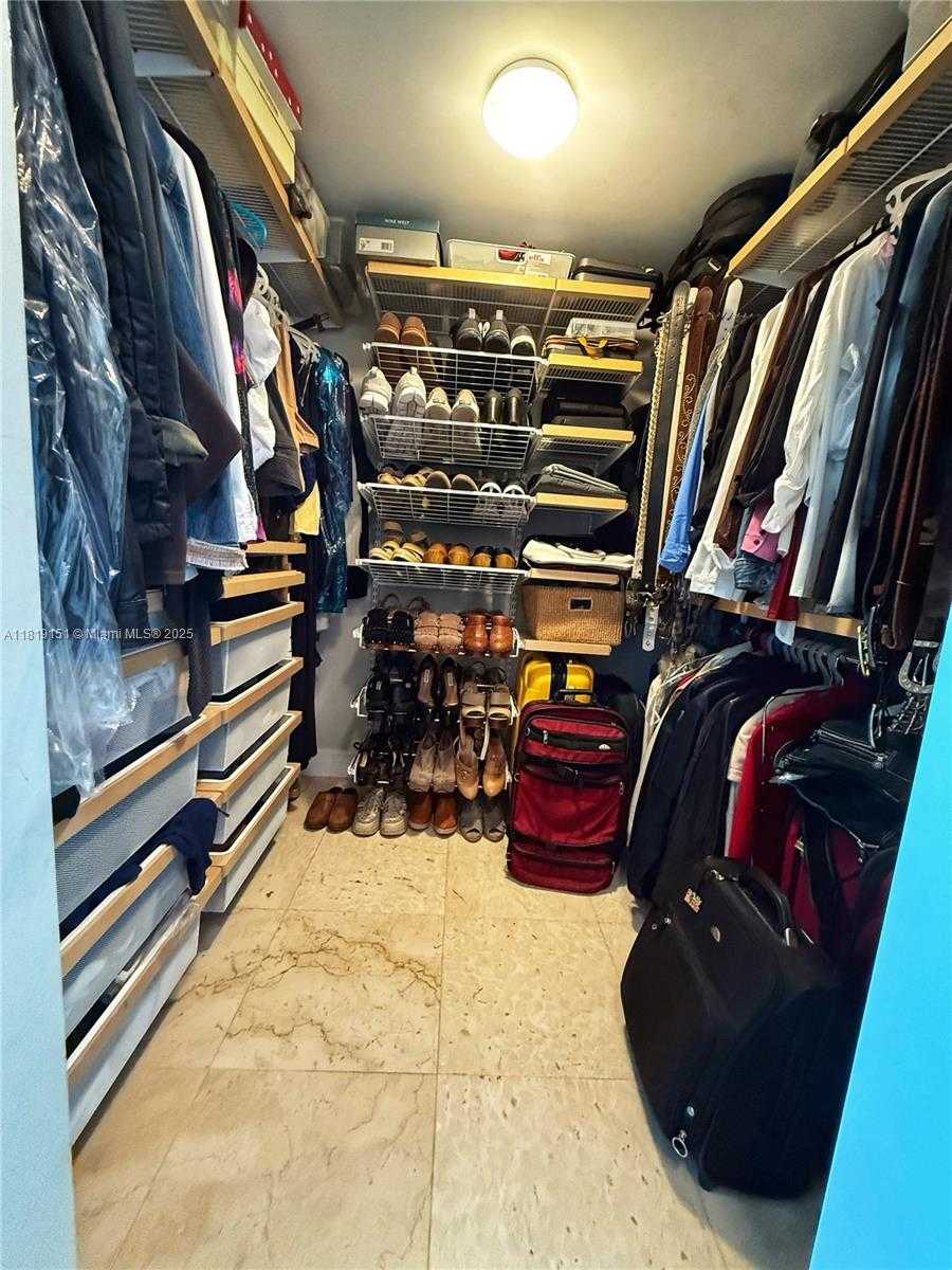 Small Image of 2101 BRICKELL AVE #2409, Miami Number 15