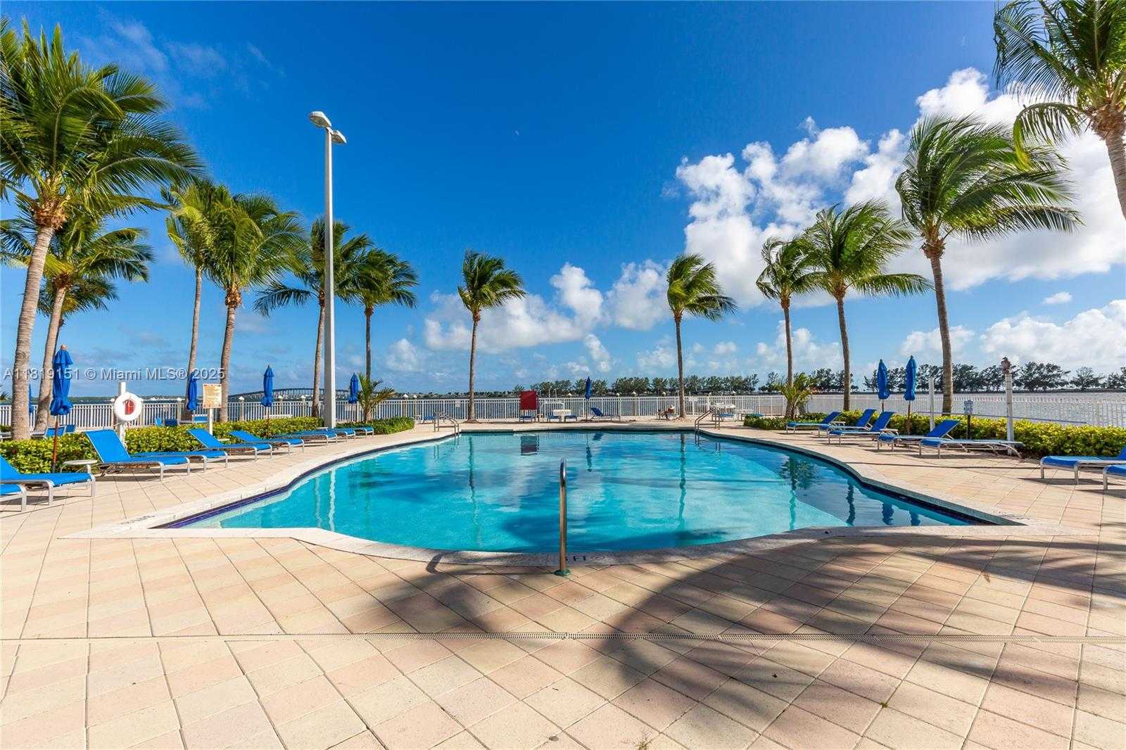 Small Image of 2101 BRICKELL AVE #2409, Miami Number 18