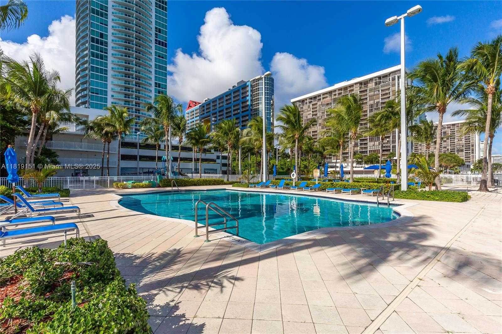 Small Image of 2101 BRICKELL AVE #2409, Miami Number 25
