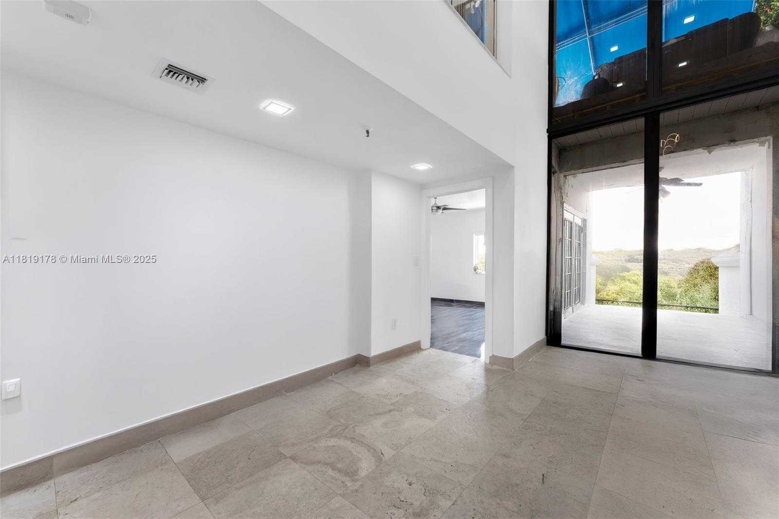 Small Image of 454 Poinciana Island Dr, Sunny Isles Beach, FL 33160, USA Number 24