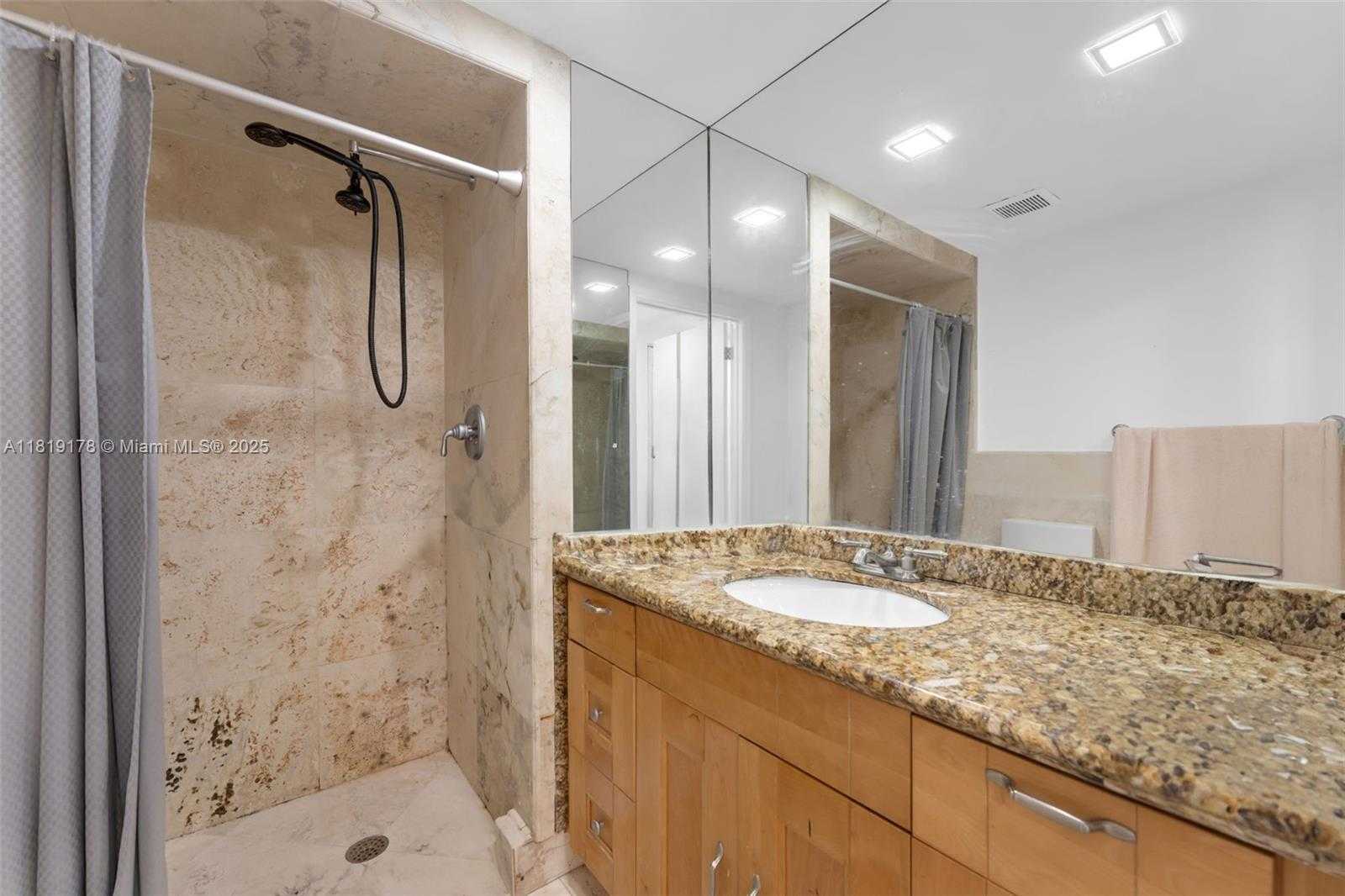 Small Image of 454 Poinciana Island Dr, Sunny Isles Beach, FL 33160, USA Number 27