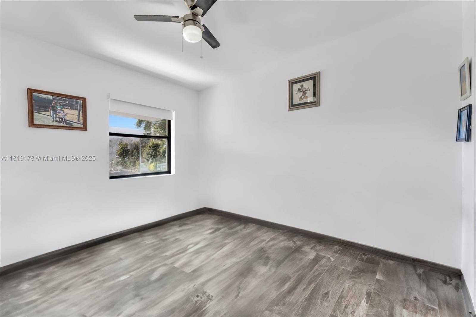 Small Image of 454 Poinciana Island Dr, Sunny Isles Beach, FL 33160, USA Number 32