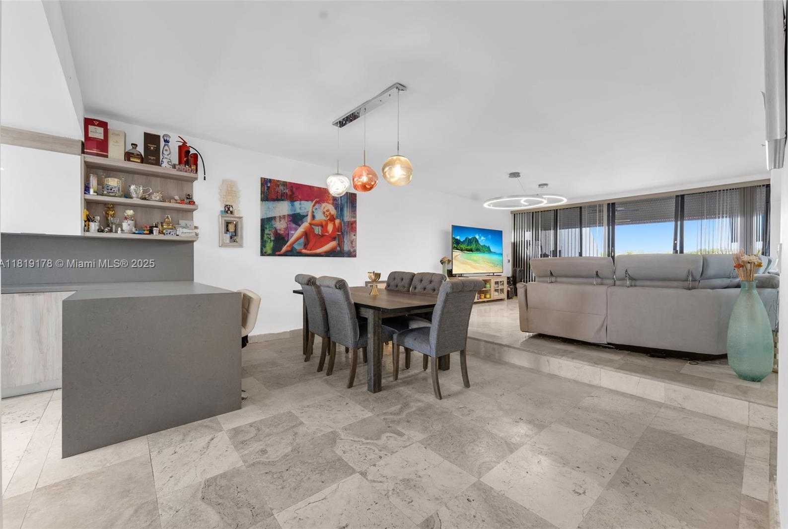 Small Image of 454 Poinciana Island Dr, Sunny Isles Beach, FL 33160, USA Number 4