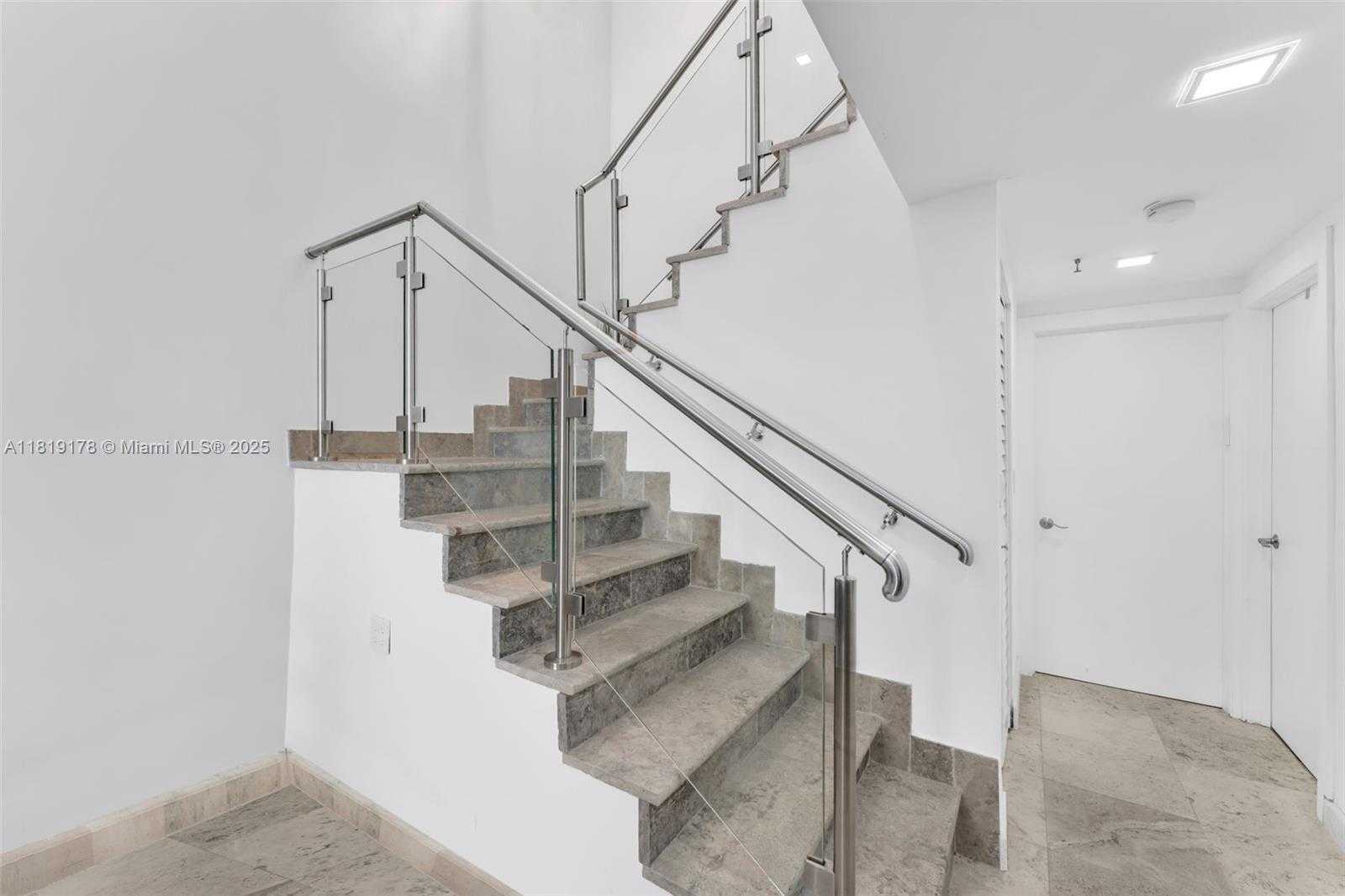 Small Image of 454 Poinciana Island Dr, Sunny Isles Beach, FL 33160, USA Number 40