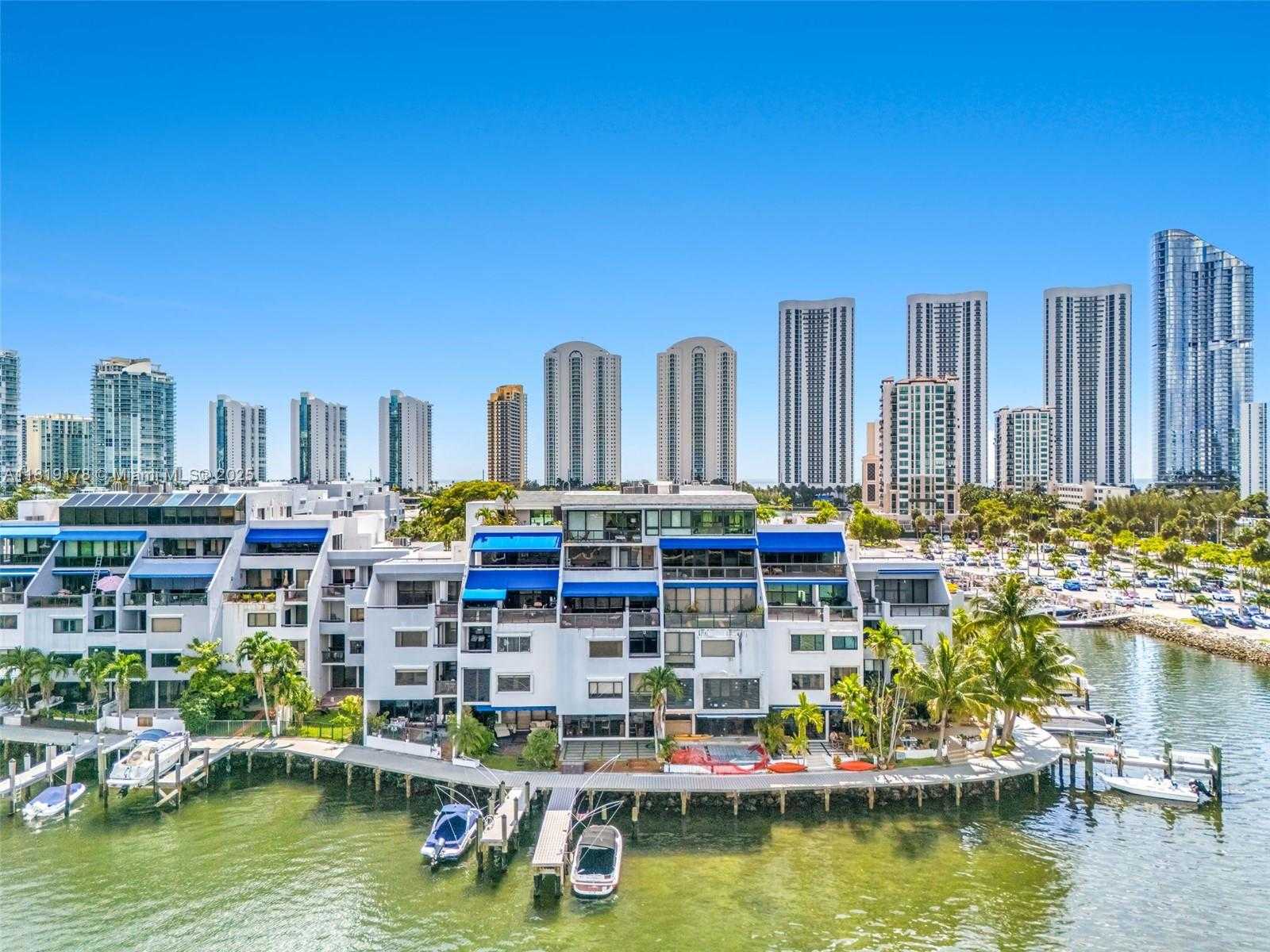 Small Image of 454 Poinciana Island Dr, Sunny Isles Beach, FL 33160, USA Number 42