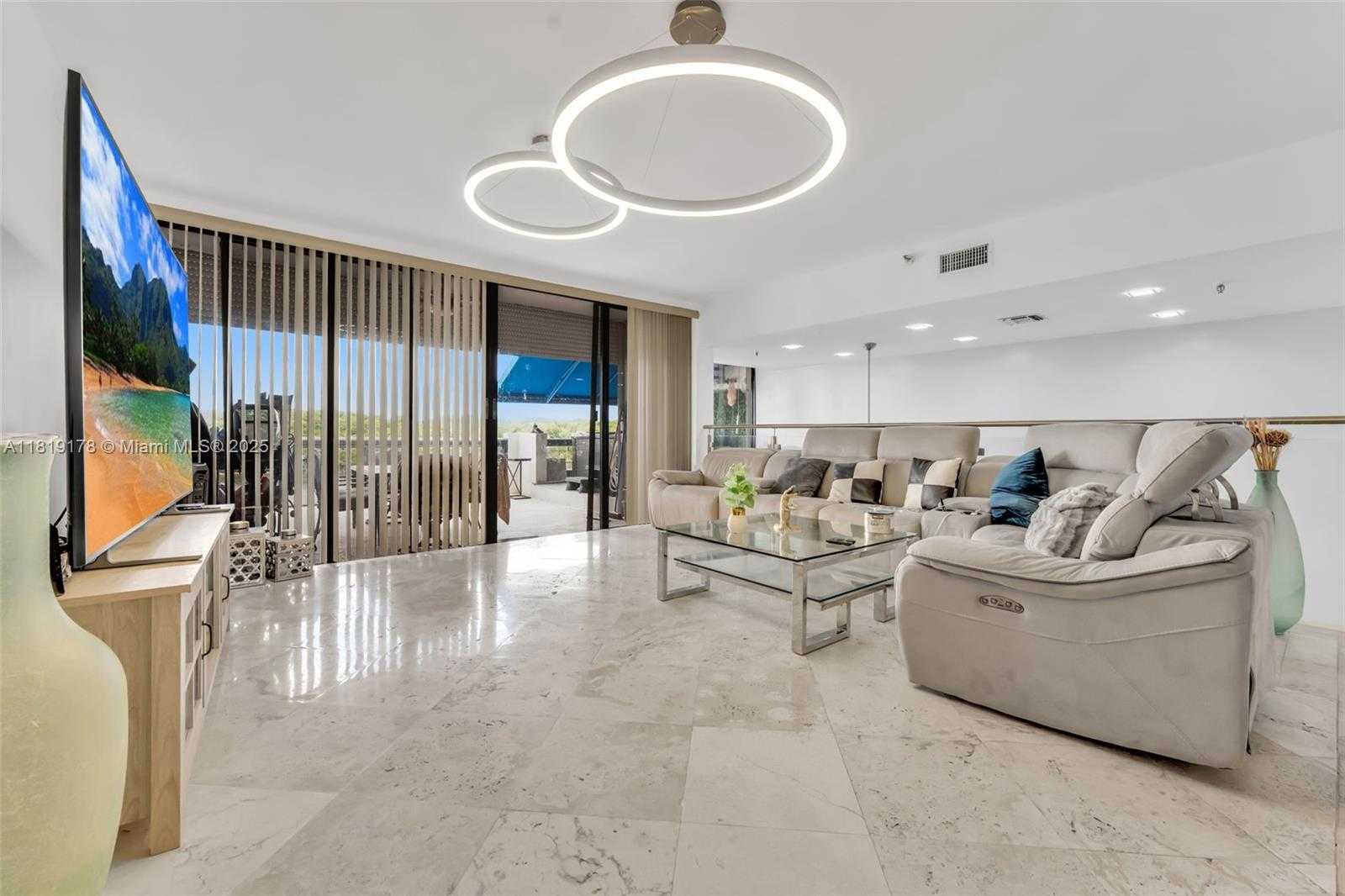 Small Image of 454 Poinciana Island Dr, Sunny Isles Beach, FL 33160, USA Number 6
