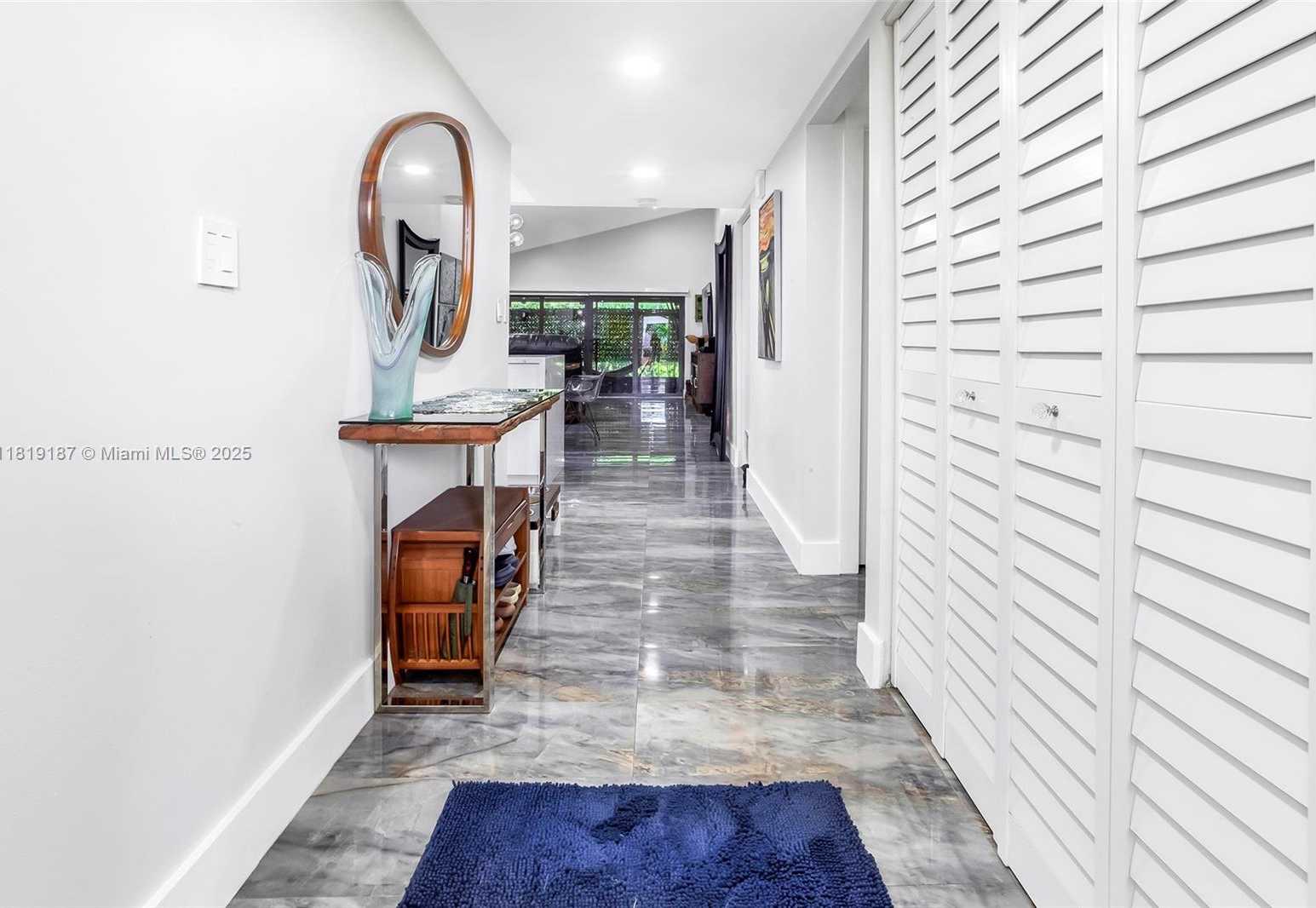 Small Image of 16039 FAIRWAY LN #113, Weston Number 12