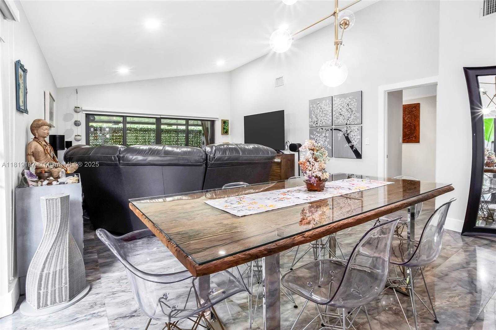 Small Image of 16039 FAIRWAY LN #113, Weston Number 14