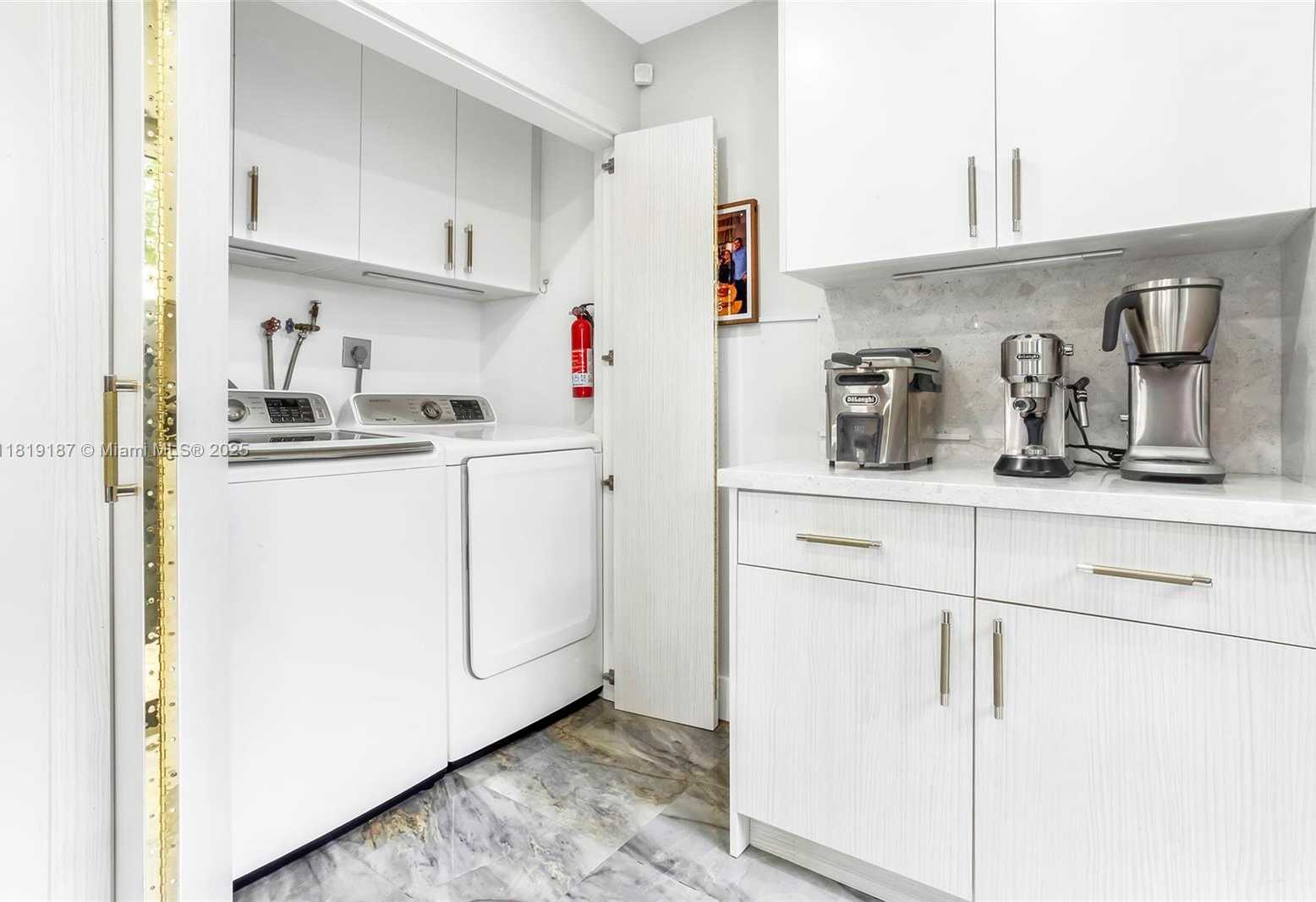 Small Image of 16039 FAIRWAY LN #113, Weston Number 20