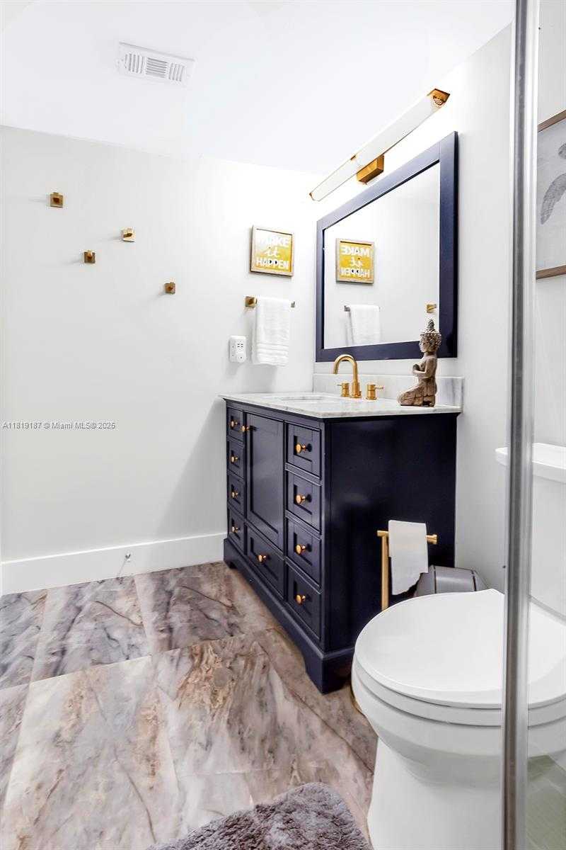 Small Image of 16039 FAIRWAY LN #113, Weston Number 24