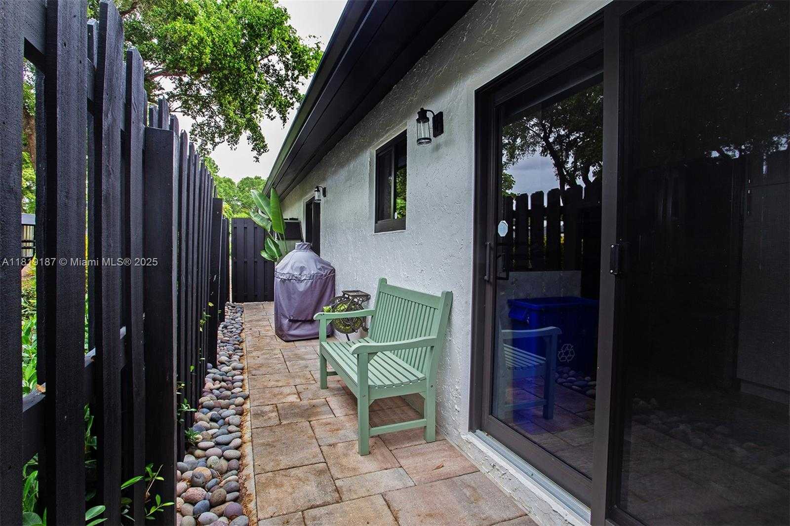 Small Image of 16039 FAIRWAY LN #113, Weston Number 35