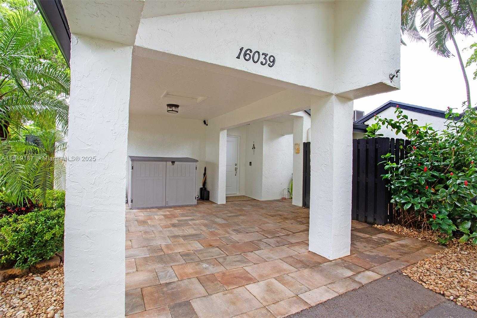 Small Image of 16039 FAIRWAY LN #113, Weston Number 41