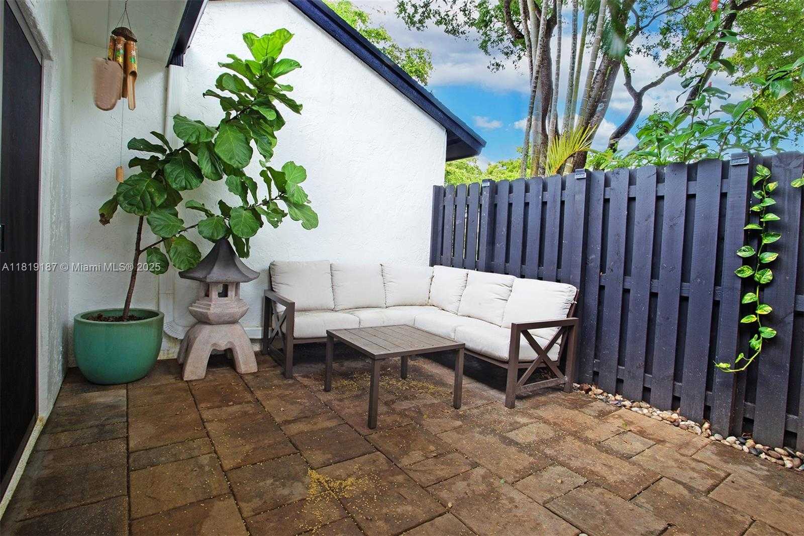 Small Image of 16039 FAIRWAY LN #113, Weston Number 44