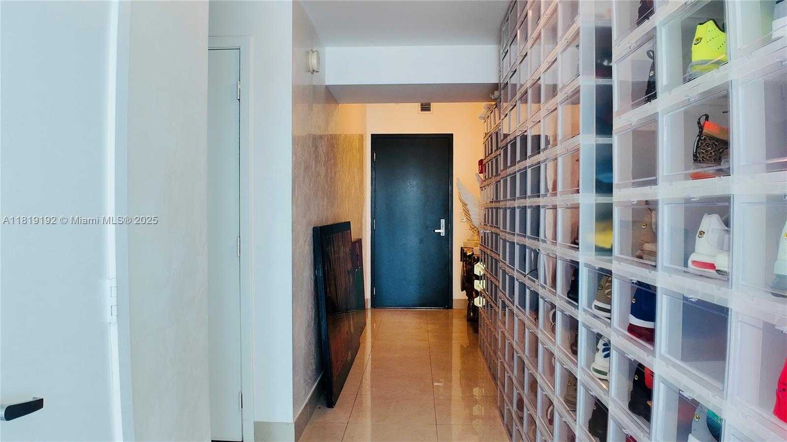 Small Image of 888 BISCAYNE BLVD #2501, Miami Number 25