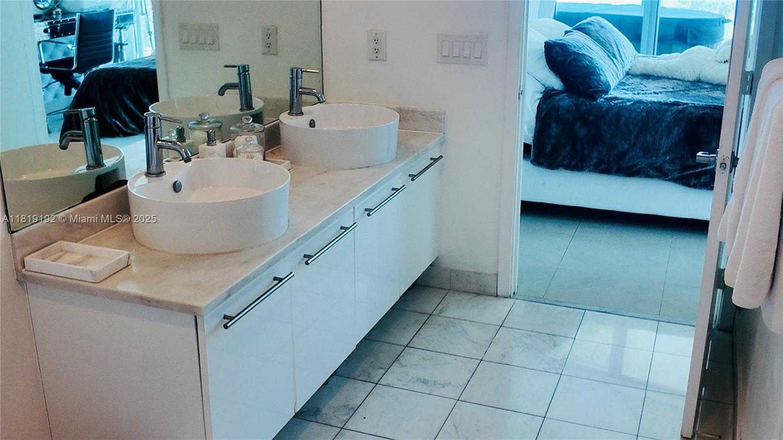 Small Image of 888 BISCAYNE BLVD #2501, Miami Number 29