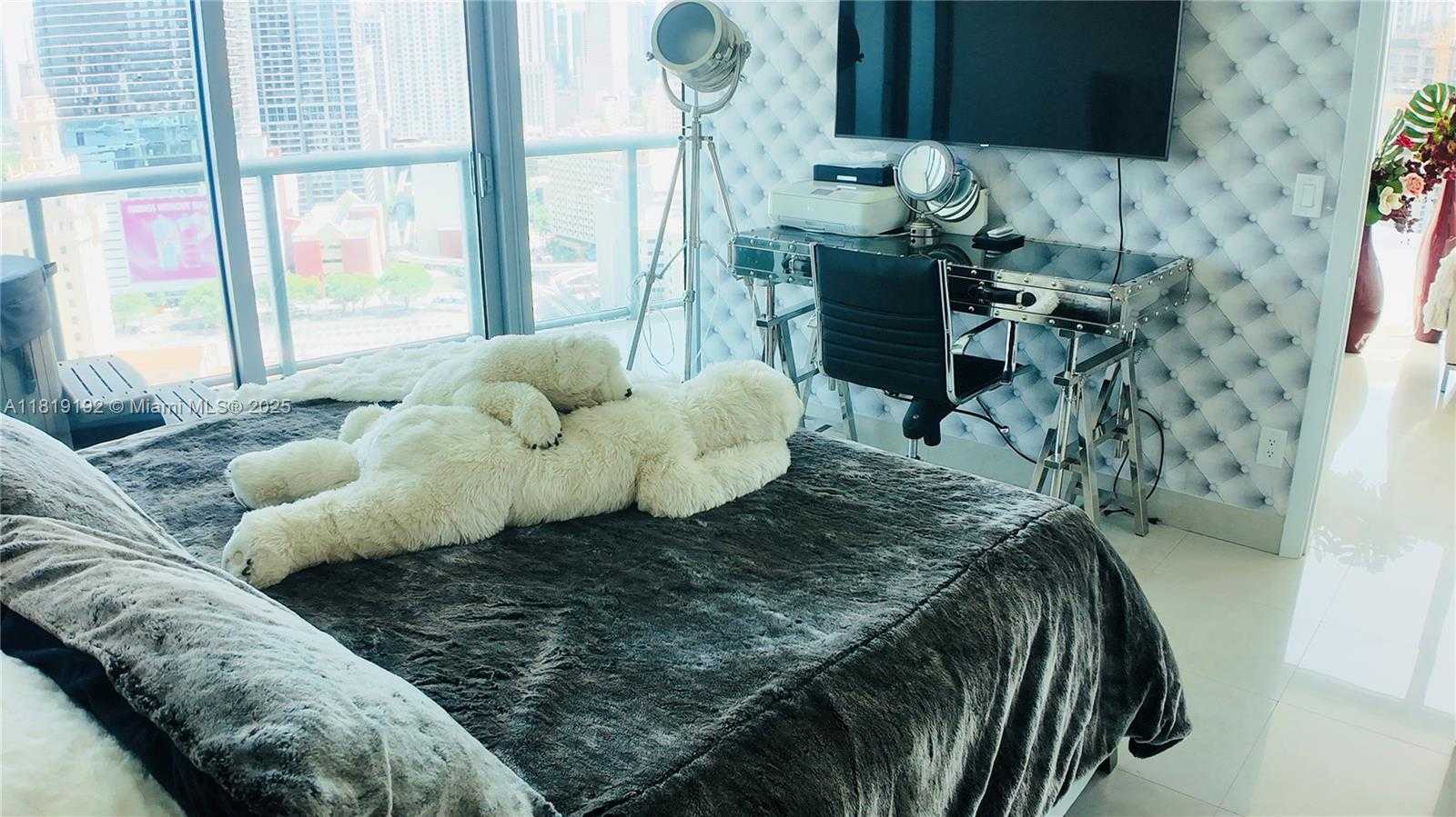 Small Image of 888 BISCAYNE BLVD #2501, Miami Number 30