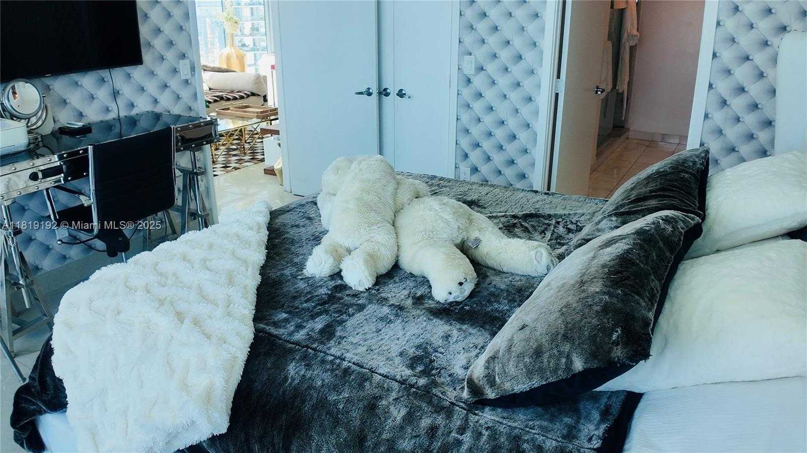 Small Image of 888 BISCAYNE BLVD #2501, Miami Number 33