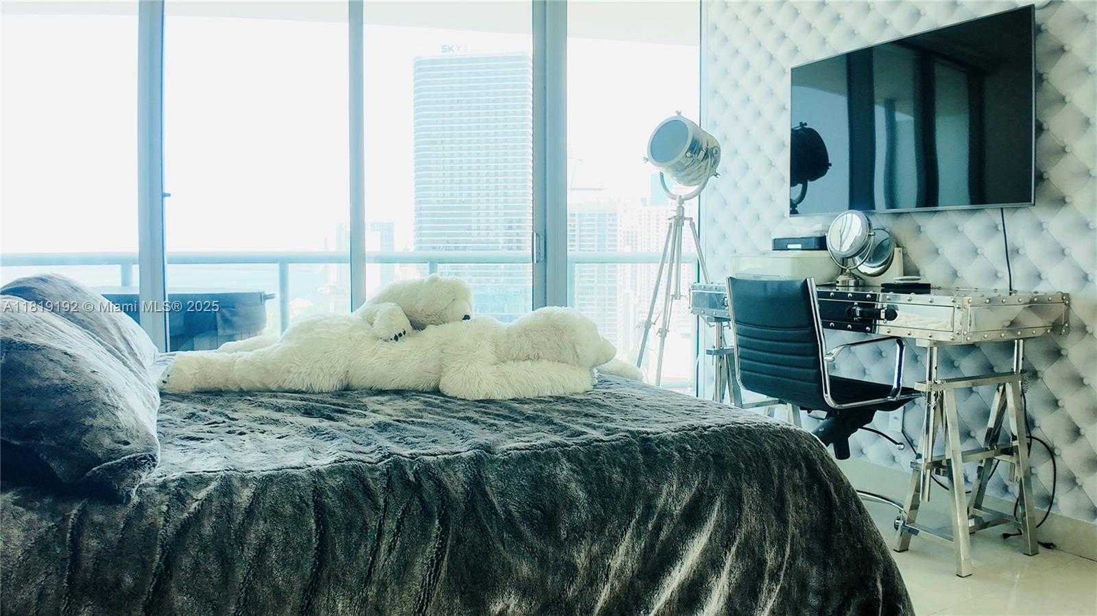 Small Image of 888 BISCAYNE BLVD #2501, Miami Number 35