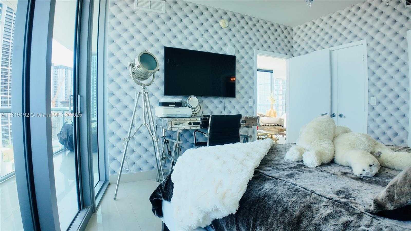 Small Image of 888 BISCAYNE BLVD #2501, Miami Number 38