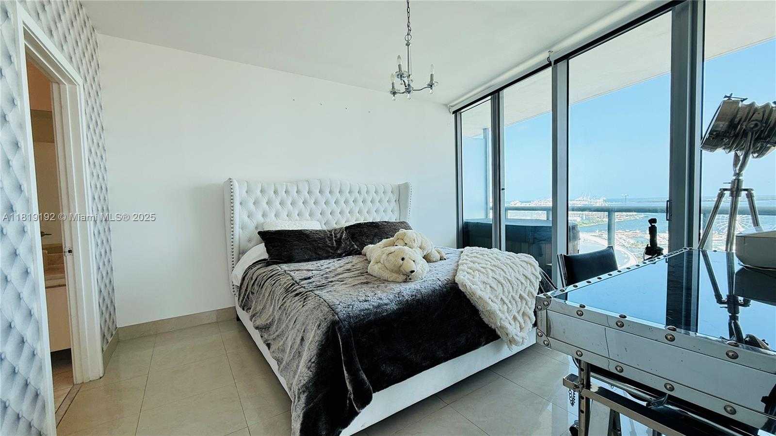 Small Image of 888 BISCAYNE BLVD #2501, Miami Number 39