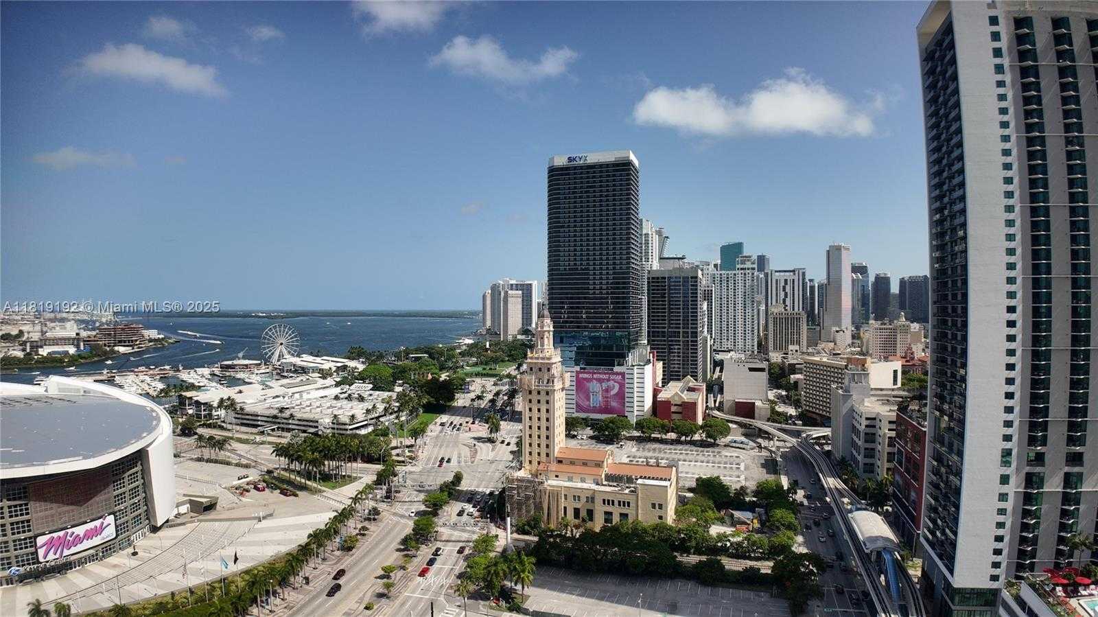 Small Image of 888 BISCAYNE BLVD #2501, Miami Number 4