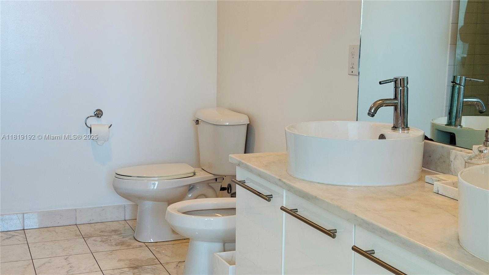 Small Image of 888 BISCAYNE BLVD #2501, Miami Number 42