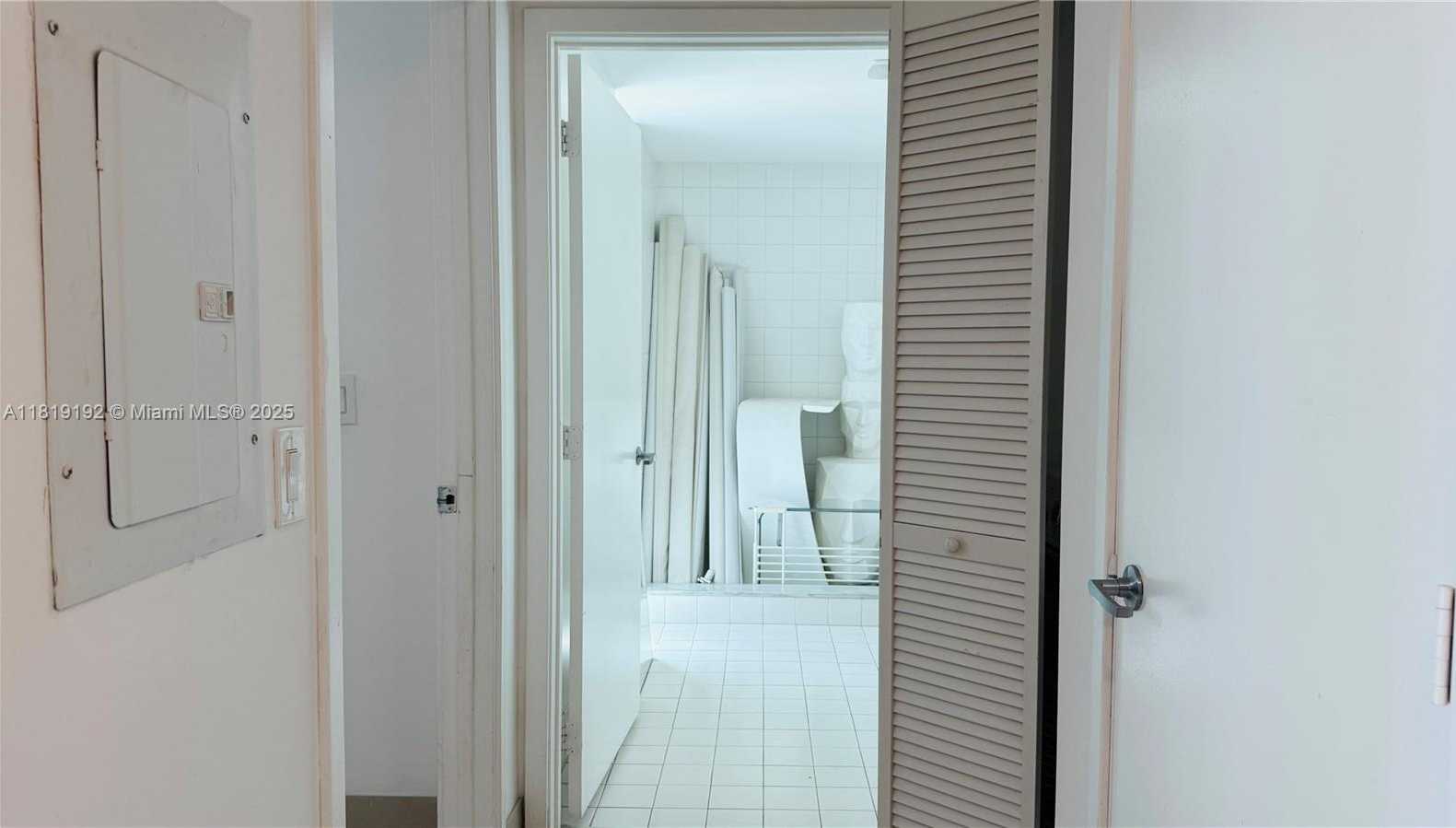 Small Image of 888 BISCAYNE BLVD #2501, Miami Number 47