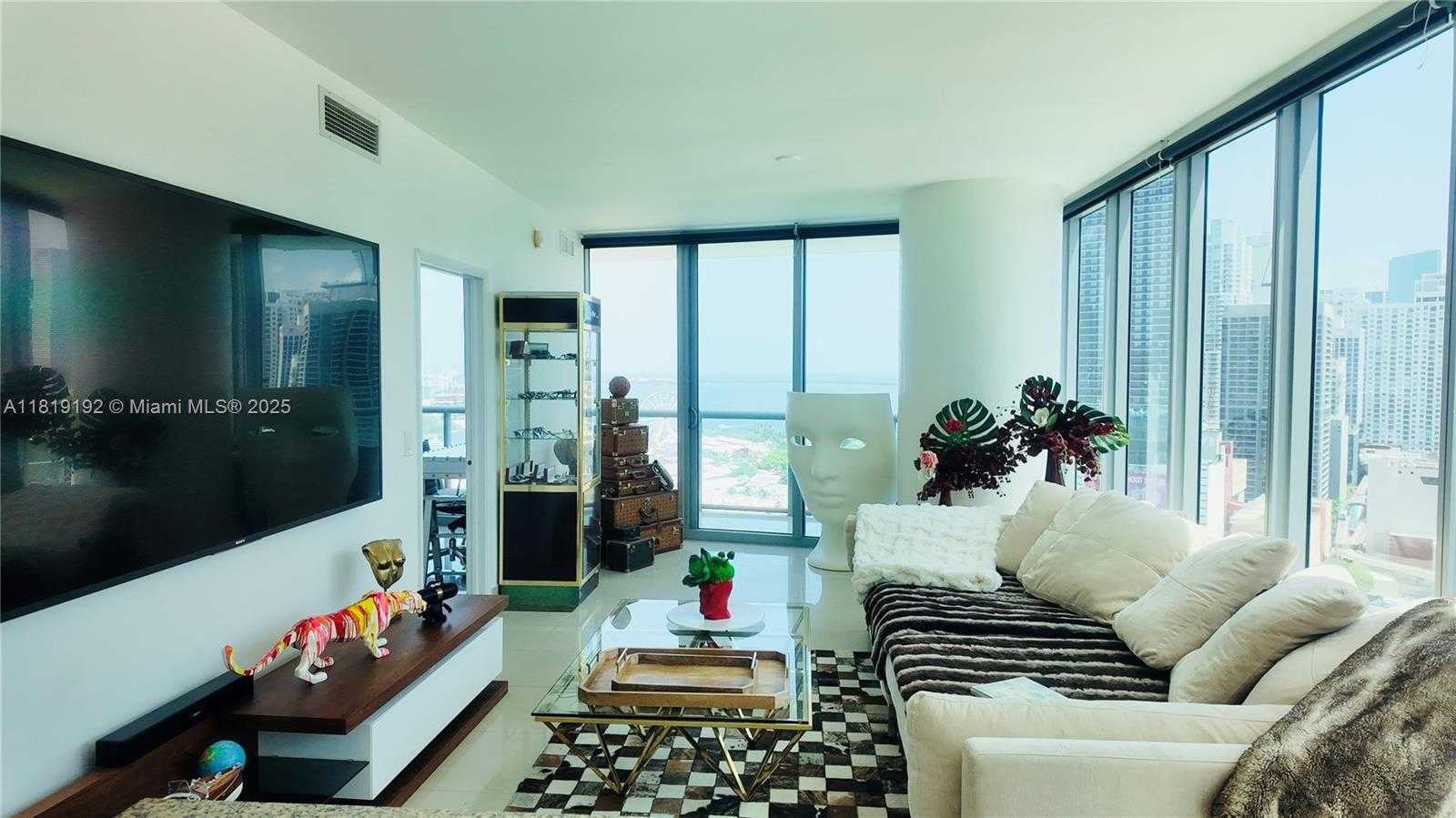 Small Image of 888 BISCAYNE BLVD #2501, Miami Number 7