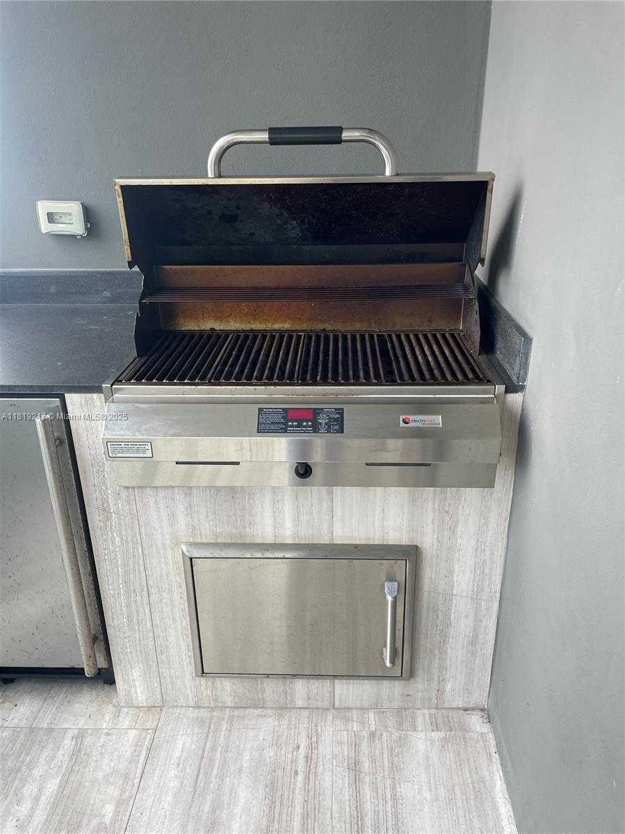 Small Image of 1451 BRICKELL AVE #2306, Miami Number 17