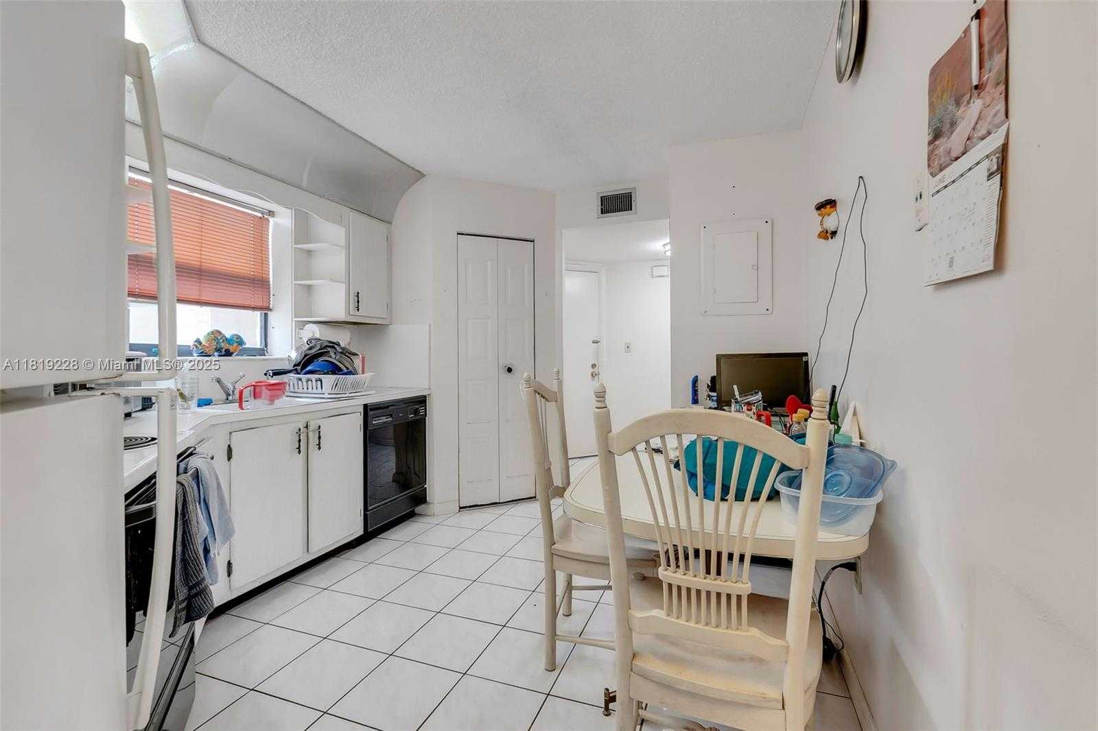 Small Image of 6855 WEST BROWARD BLVD #405, Plantation Number 5