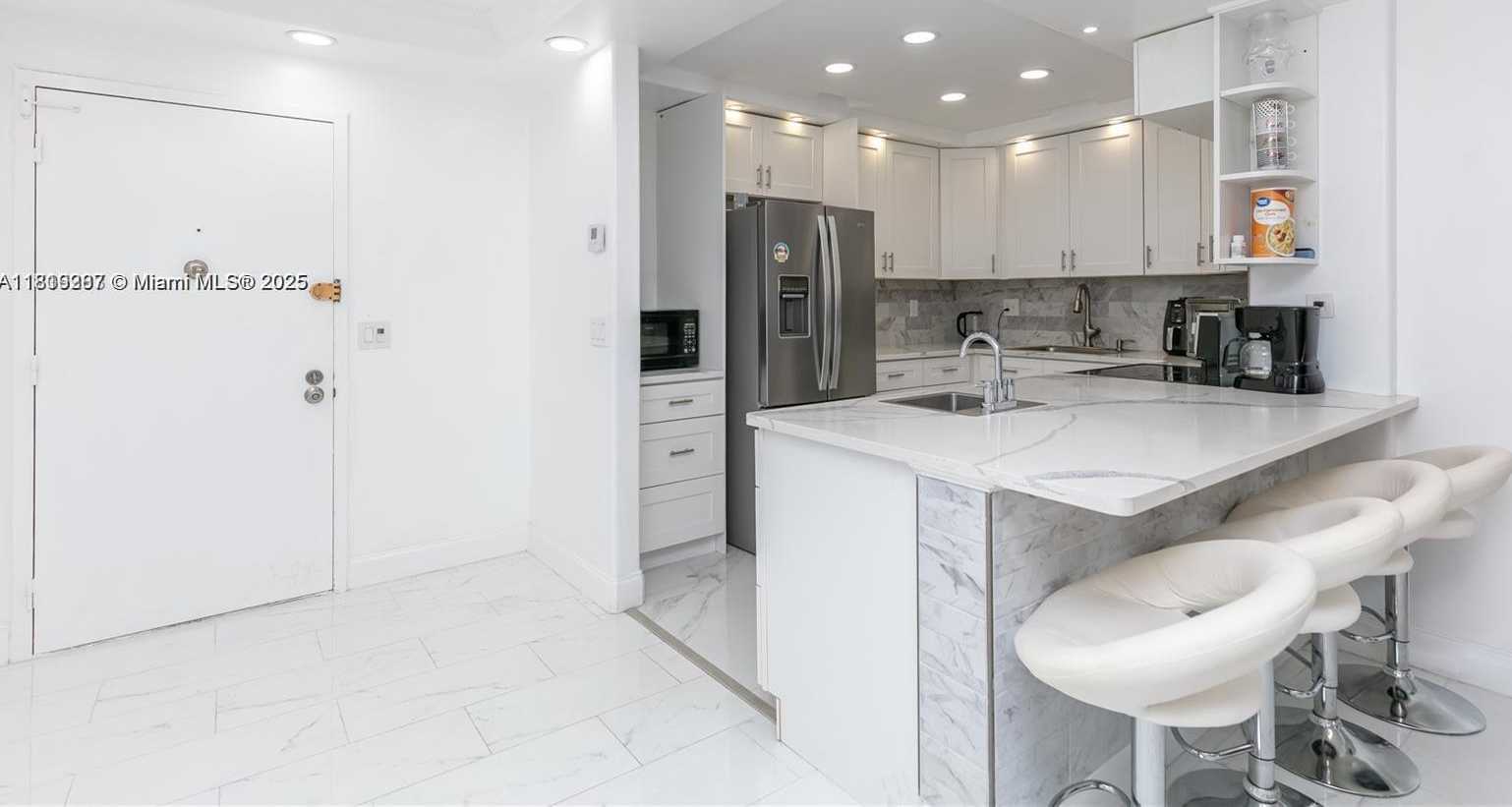 Small Image of 600 THREE ISLANDS BLVD #703, Hallandale Beach Number 4