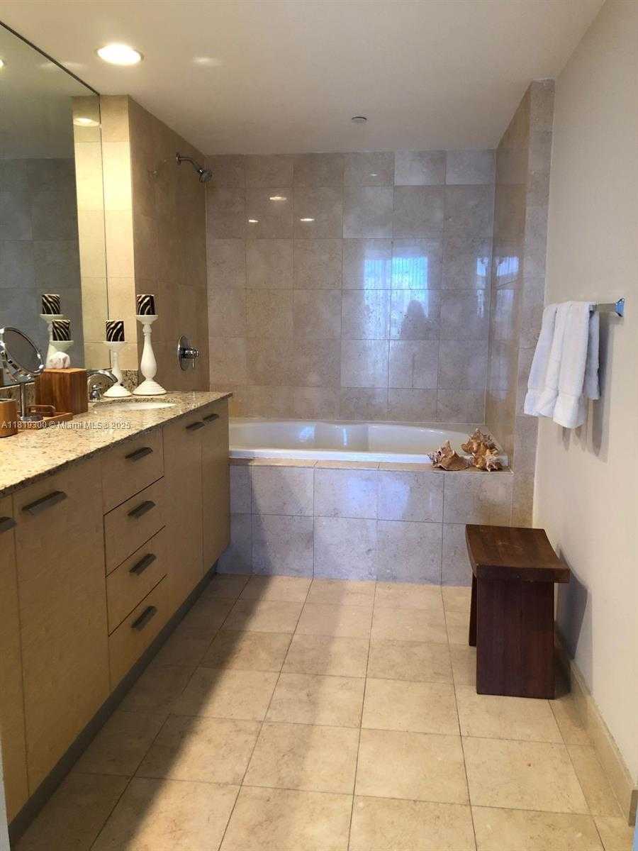 Small Image of 1800 SOUTH OCEAN DR #908, Hallandale Beach Number 10