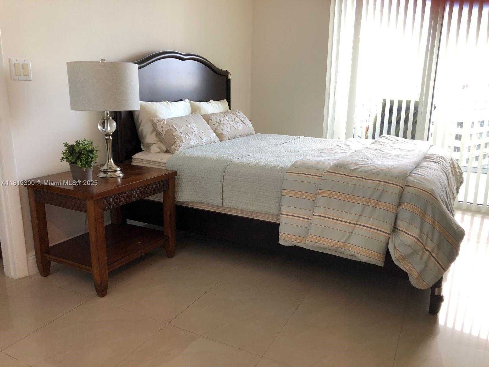 Small Image of 1800 SOUTH OCEAN DR #908, Hallandale Beach Number 13