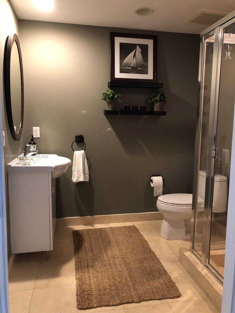 Small Image of 1800 SOUTH OCEAN DR #908, Hallandale Beach Number 3