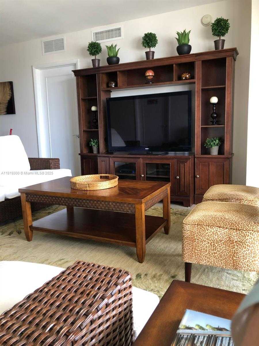 Small Image of 1800 SOUTH OCEAN DR #908, Hallandale Beach Number 6