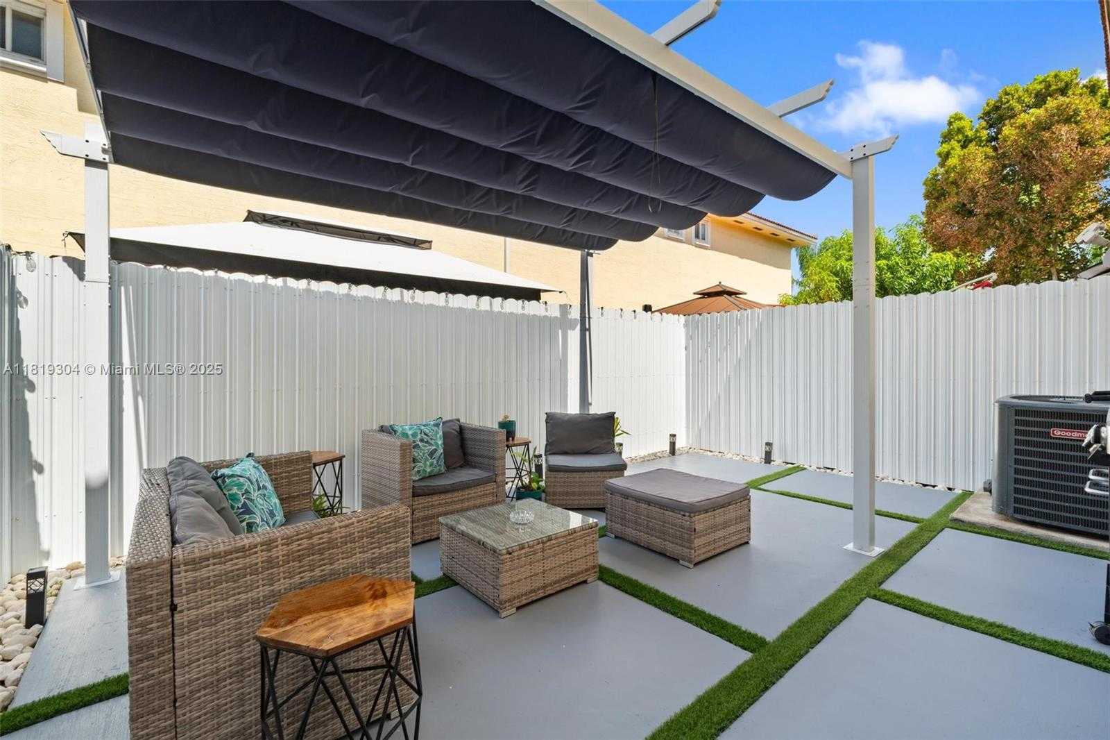 Small Image of 18062 NORTH WEST 74TH CT, Hialeah Number 16