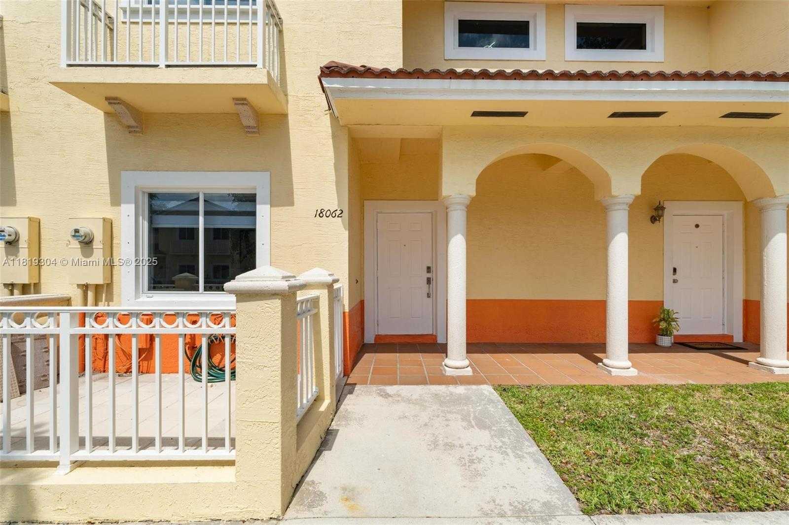 Small Image of 18062 NORTH WEST 74TH CT, Hialeah Number 27