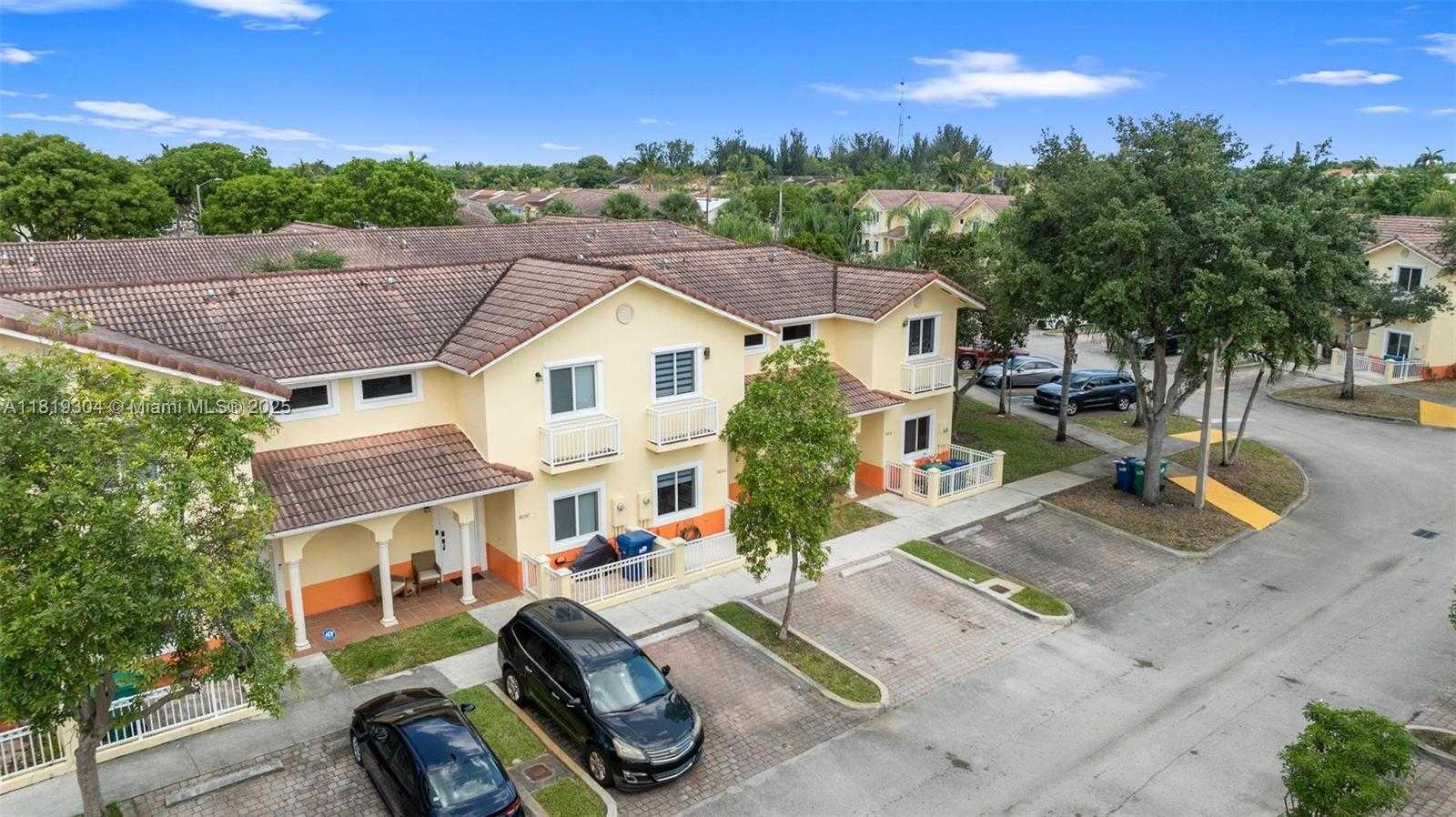 Small Image of 18062 NORTH WEST 74TH CT, Hialeah Number 32