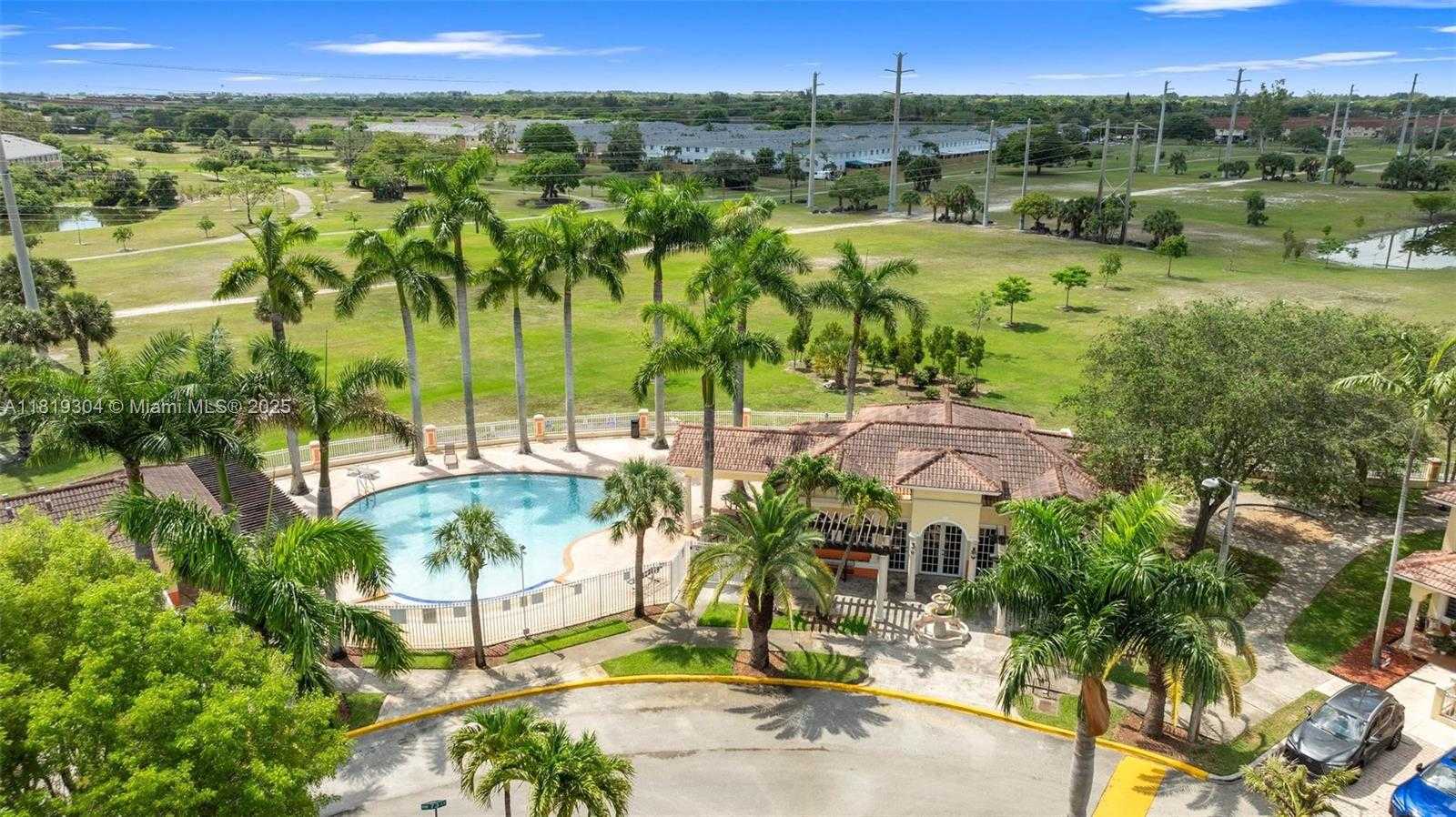 Small Image of 18062 NORTH WEST 74TH CT, Hialeah Number 37