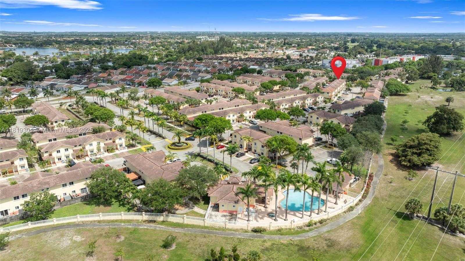 Small Image of 18062 NORTH WEST 74TH CT, Hialeah Number 38