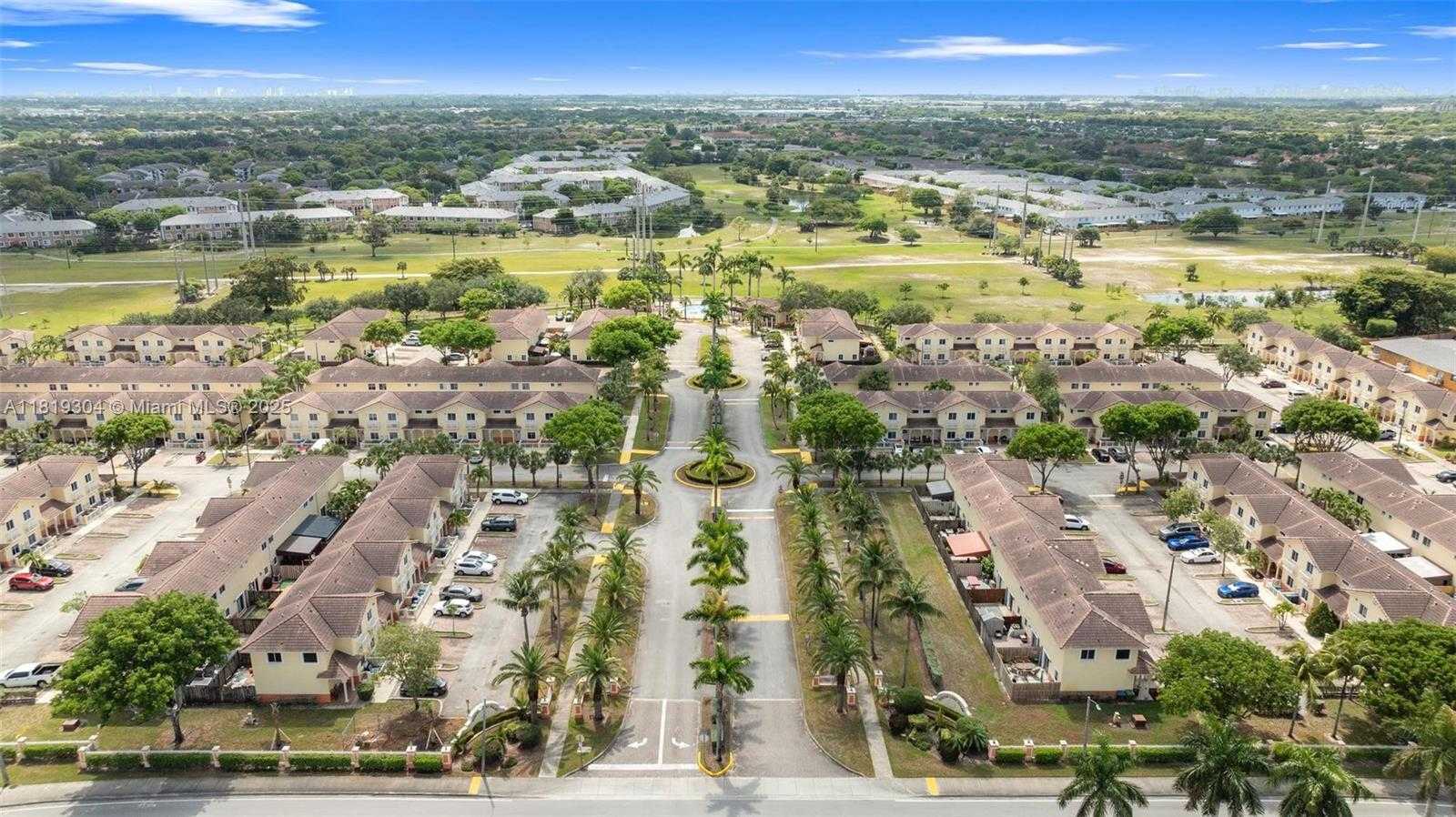 Small Image of 18062 NORTH WEST 74TH CT, Hialeah Number 39