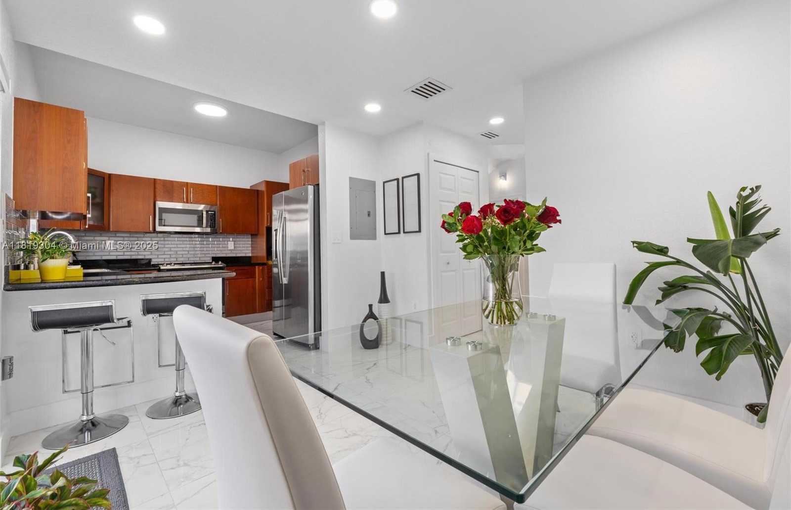 Small Image of 18062 NORTH WEST 74TH CT, Hialeah Number 9