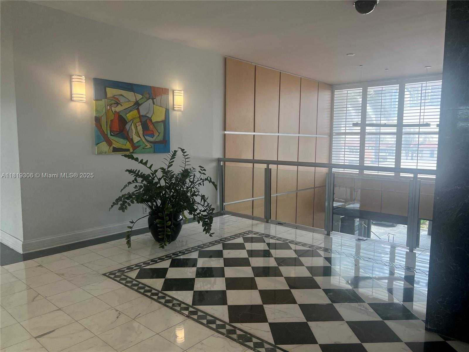Small Image of 6770 INDIAN CREEK DR #6D, Miami Beach Number 2