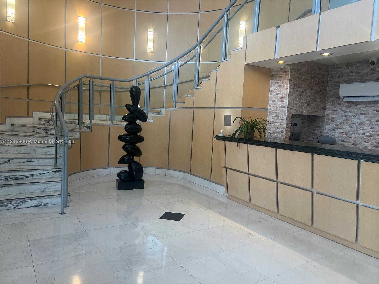 Small Image of 6770 INDIAN CREEK DR #6D, Miami Beach Number 3